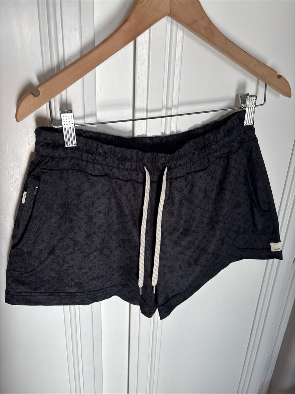 Vuori Halo Performance Short Charcoal Shibori Dreamknit Relaxed Fit Size S EUC